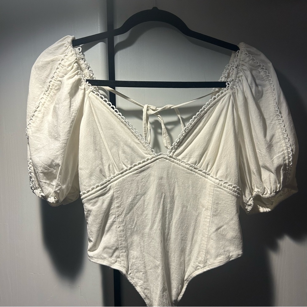 White puff sleeve bodysuit